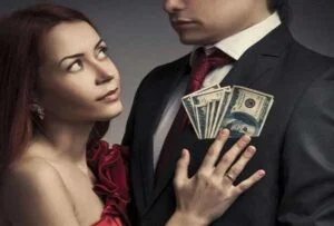 Como saber se ela é uma mulher interesseira?